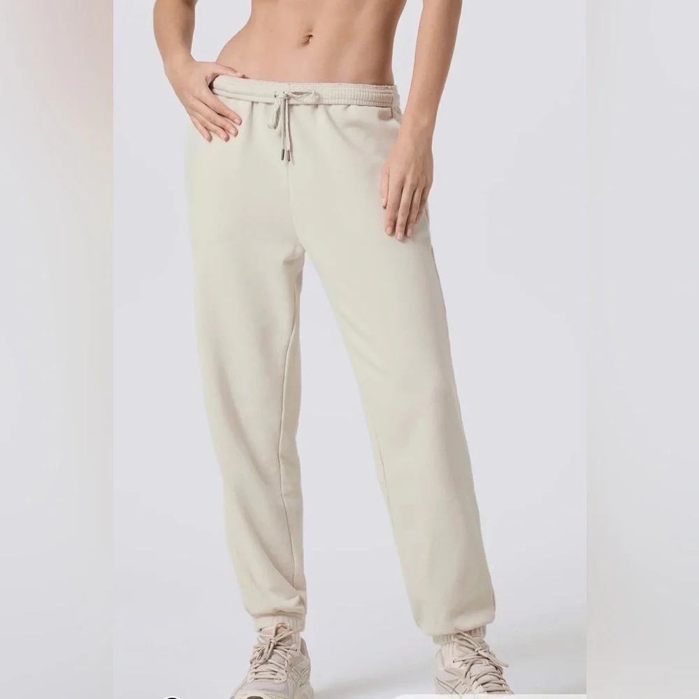 Vuori pants in size extra large - Picture 8 of 12